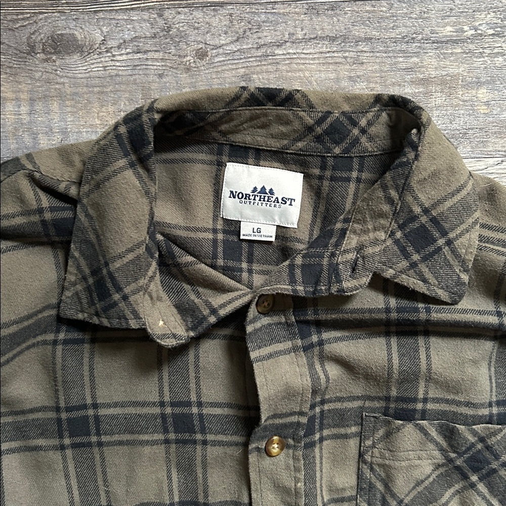 Men’s Button Down - Picture 2 of 3